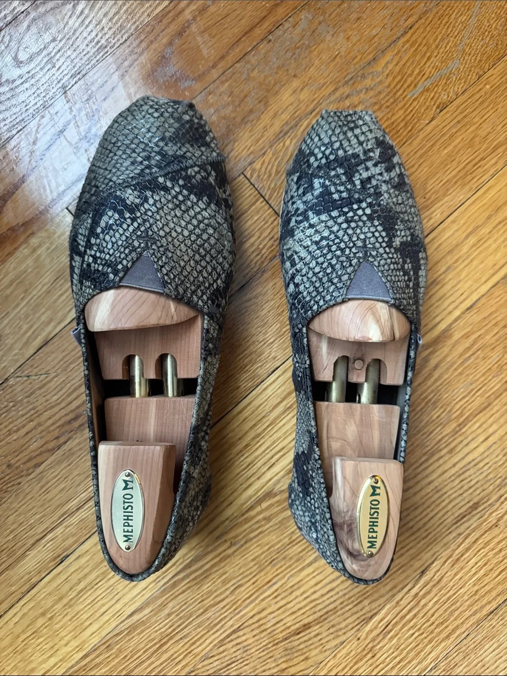 Vintage Toms Women’s Leather Espadrille Slip-Ons in Black and Cream Snake Print